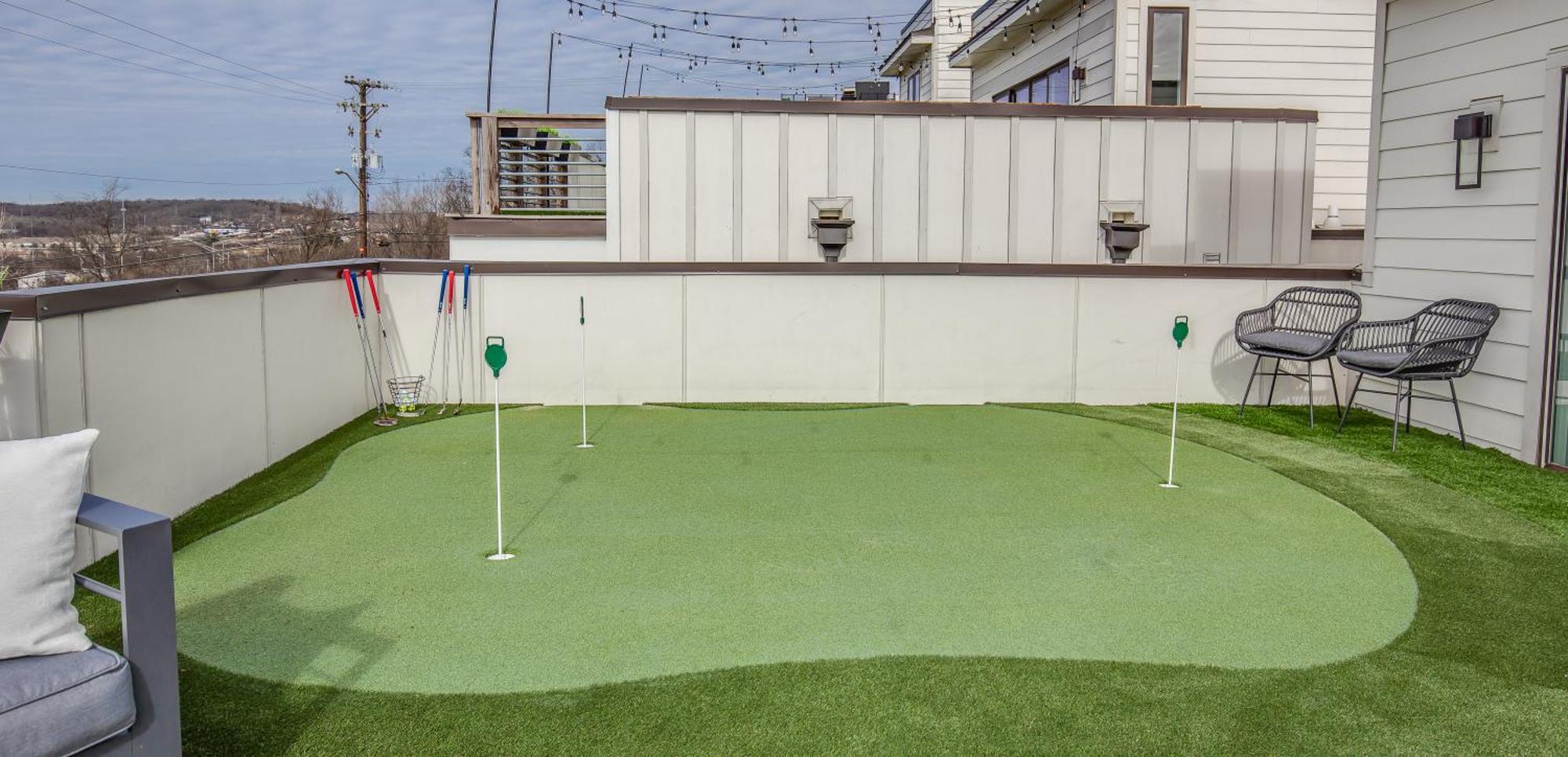 Whiskey House With Rooftop Golf, City Views! 8Min To Downtown! Sleeps 9! ナッシュビル エクステリア 写真