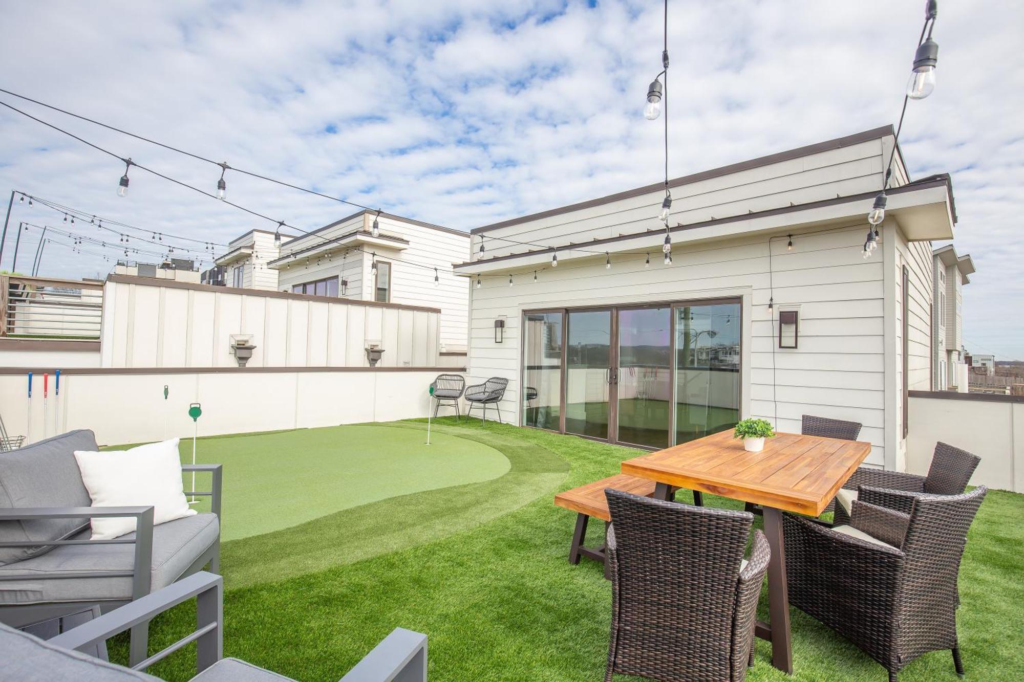 Whiskey House With Rooftop Golf, City Views! 8Min To Downtown! Sleeps 9! ナッシュビル エクステリア 写真